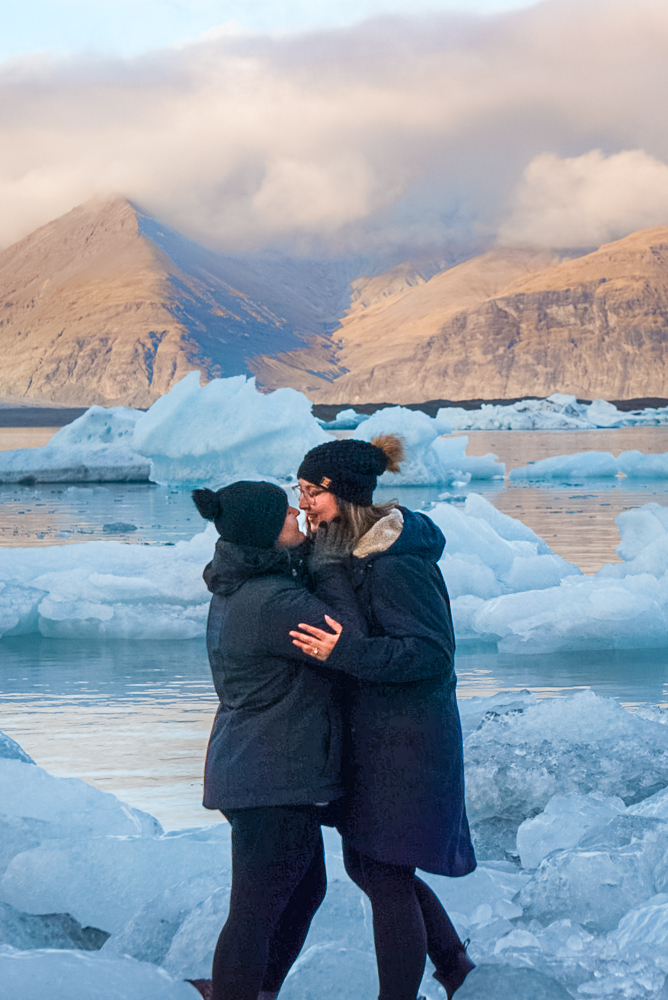 Couple on Iceland five day ring road itinerary